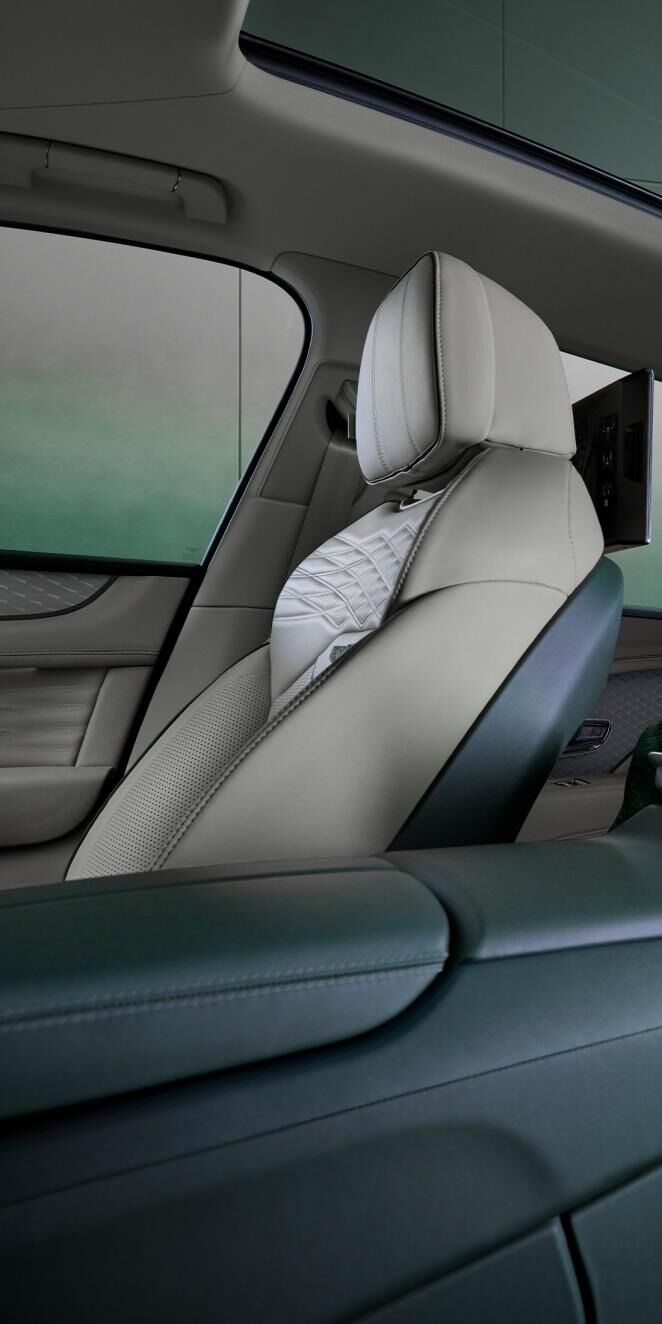 Bentayga EWB Atelier Edition - фото 5