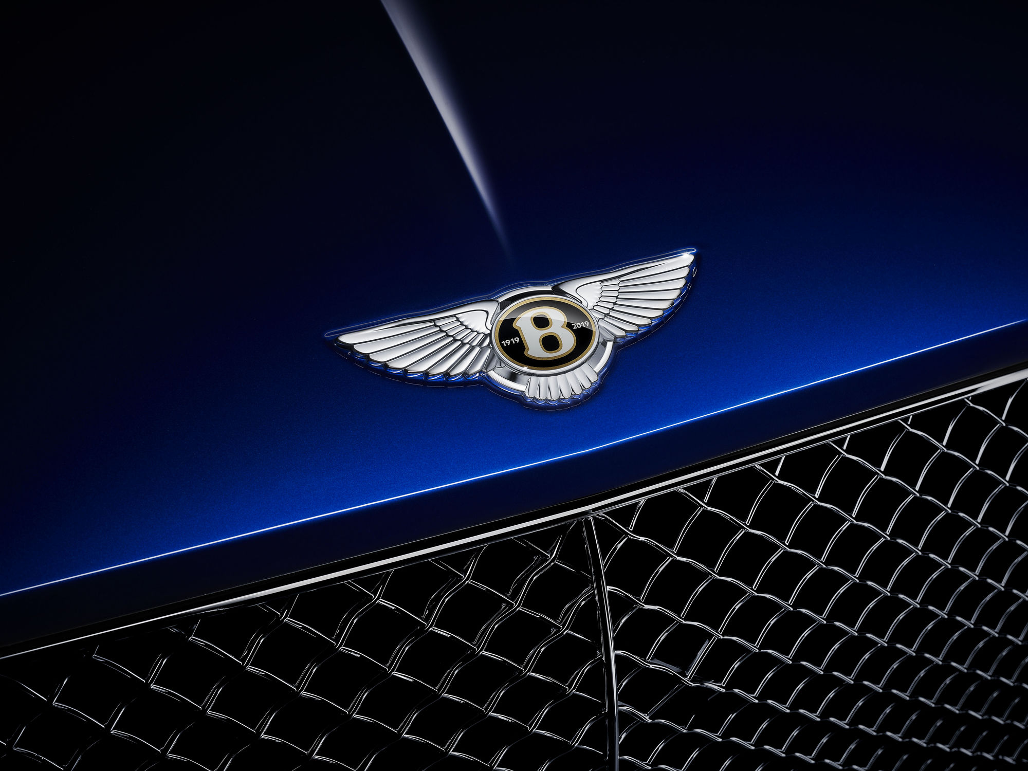 УНІКАЛЬНІ ДЕТАЛІ CENTENERY ДЛЯ ВСІХ НОВИХ BENTLEY