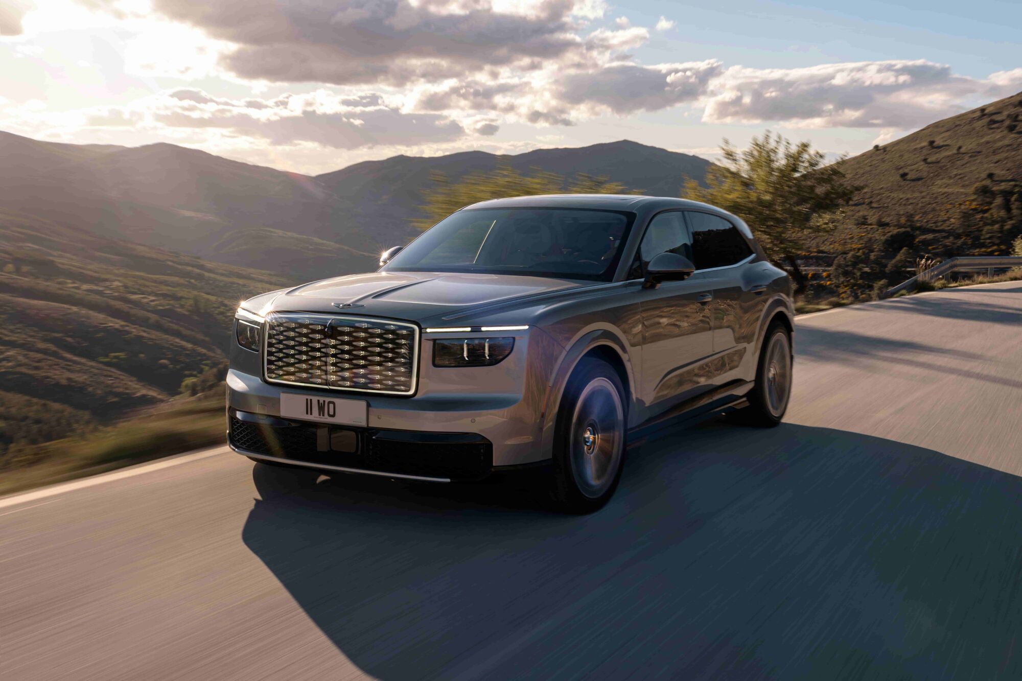 Абсолютно новий Bentley Torcal дебютує на світовій арені - фото 12